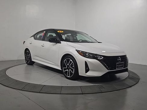 Certified 2025 Nissan Sentra SR w/ SR Premium Package FWD image 9