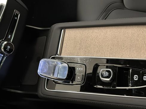 New 2026 Volvo XC90 T8 Plus w/ Protection Package Premier image 19