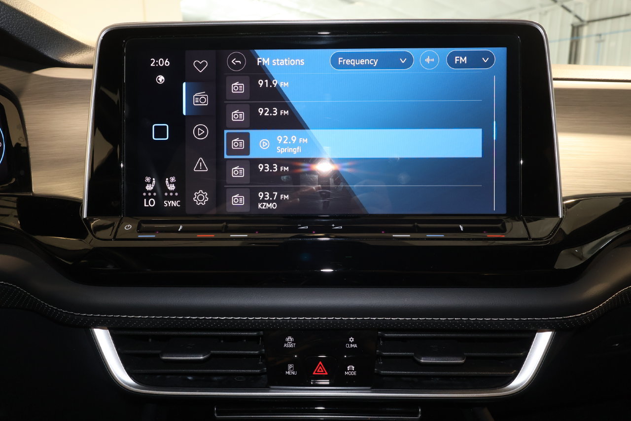 Used 2026 Volkswagen Atlas Cross Sport SE FWD image 12