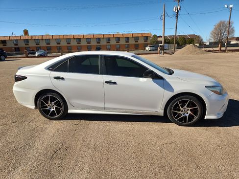 Used 2016 Toyota Camry XLE image 5
