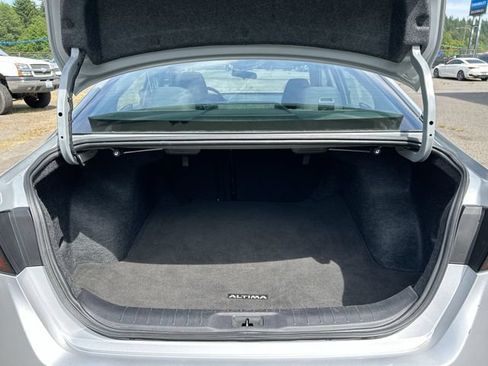Used 2024 Nissan Altima 2.5 SV FWD image 23