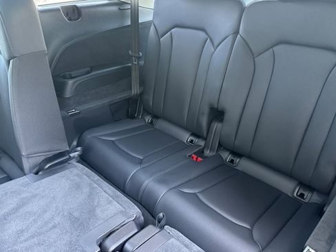 Used 2023 Audi Q7 3.0T Prestige image 14