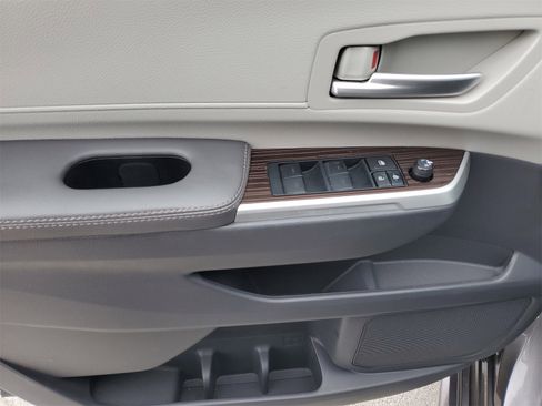 Certified 2023 Toyota Sienna XLE w/ XLE Plus Package image 20