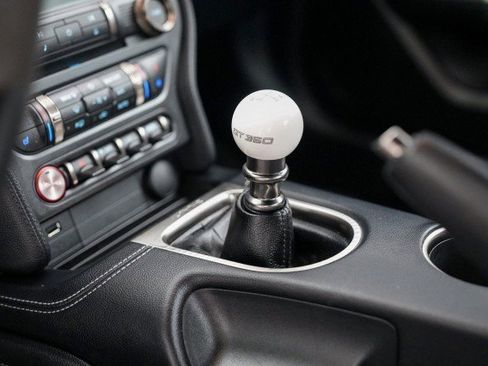 Used 2019 Ford Mustang Shelby GT350 w/ Technology Package image 27