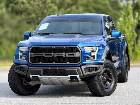 Used 2017 Ford F150 Raptor w/ Equipment Group 802A Luxury AWD/4WD image 2