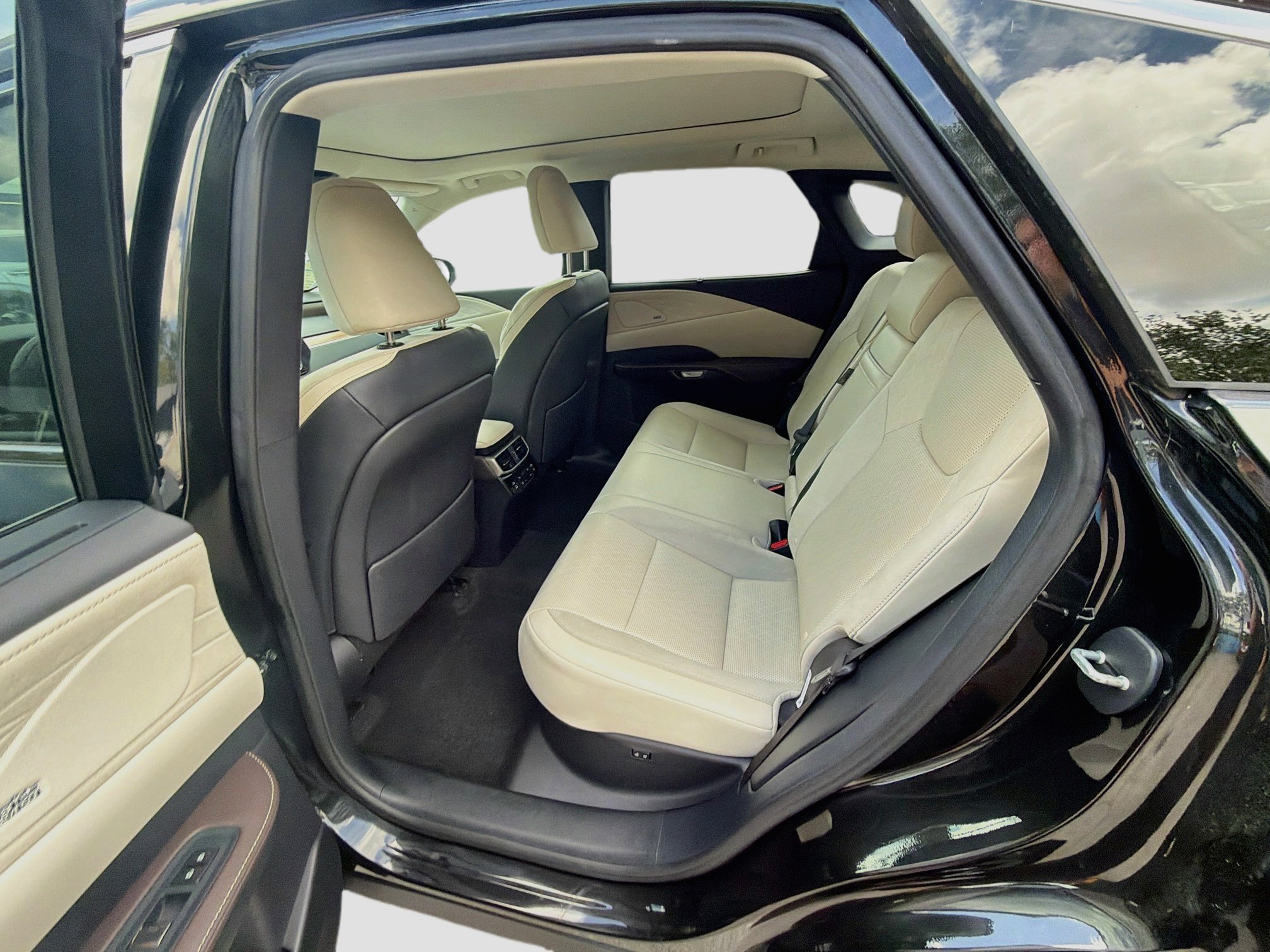 Used 2024 Lexus RX 350 AWD w/ Convenience Package image 24