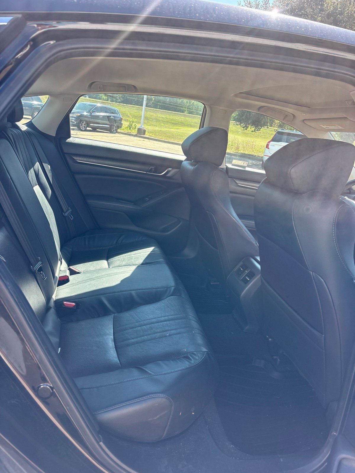 Used 2018 Honda Accord Touring image 12
