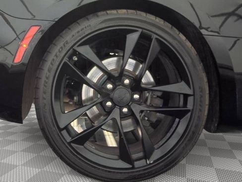 Used 2020 Chevrolet Camaro LT w/ 1LE Track Performance Package RWD image 9