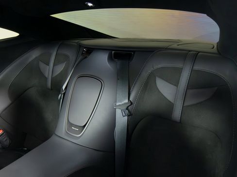 Used 2022 Aston Martin DBS Superleggera image 35