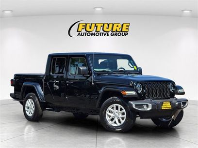 New 2023 Jeep Gladiator Sport