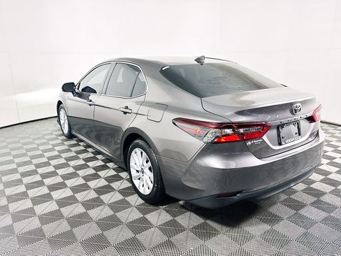 Used 2023 Toyota Camry LE image 5