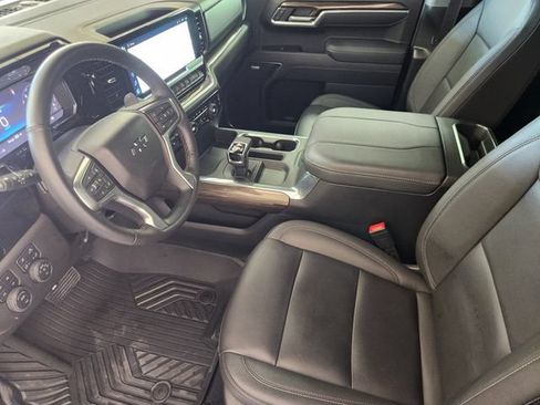 Used 2025 Chevrolet Silverado 1500 RST AWD/4WD image 4