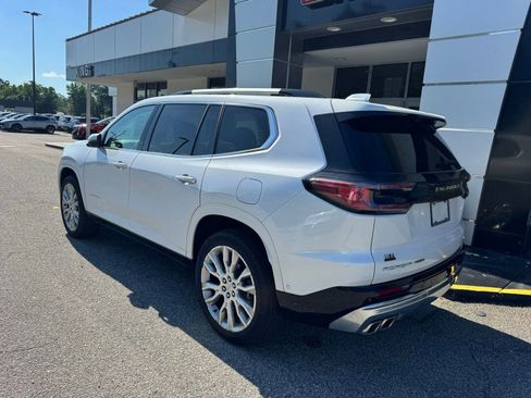 Used 2024 GMC Acadia Denali w/ Super Cruise Package AWD/4WD image 3