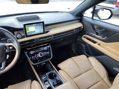 Used 2022 Lincoln Corsair Grand Touring w/ Elements Technology Bundle image 17