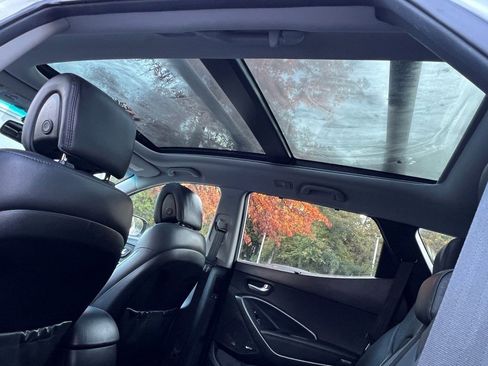 Used 2017 Hyundai Santa Fe Sport image 32