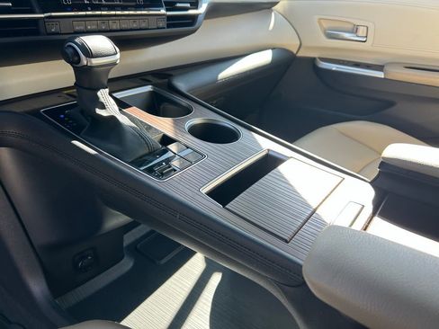 Used 2024 Toyota Sienna XLE w/ XLE Plus Package image 24