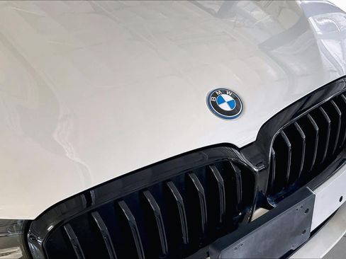 Used 2023 BMW 530e w/ M Sport Package RWD image 30