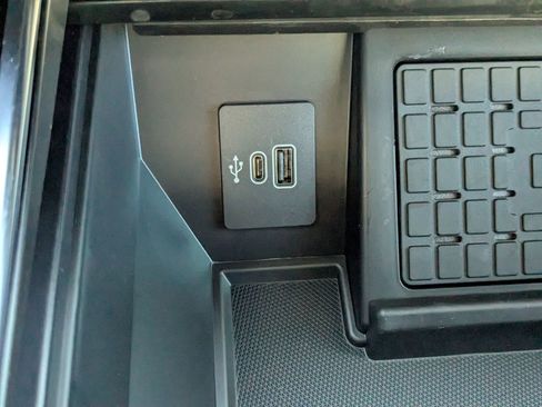 New 2025 Ford F150 Lightning Platinum image 24