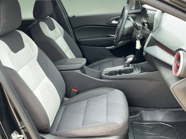 Used 2024 Chevrolet Trax RS w/ Driver Confidence Package FWD image 16