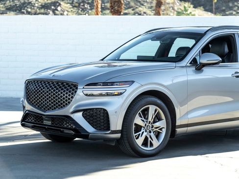 Used 2023 Genesis GV70 2.5T Sport Prestige w/ Sport Prestige Package image 5