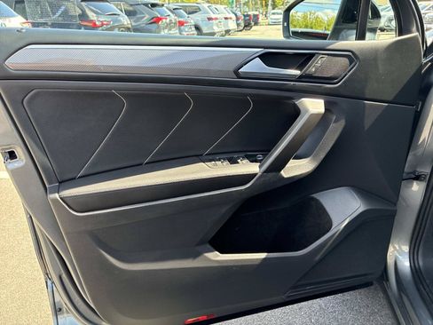 Certified 2023 Volkswagen Tiguan SE R-Line AWD/4WD image 19