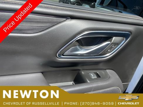 Used 2023 GMC Yukon XL SLT AWD/4WD image 39
