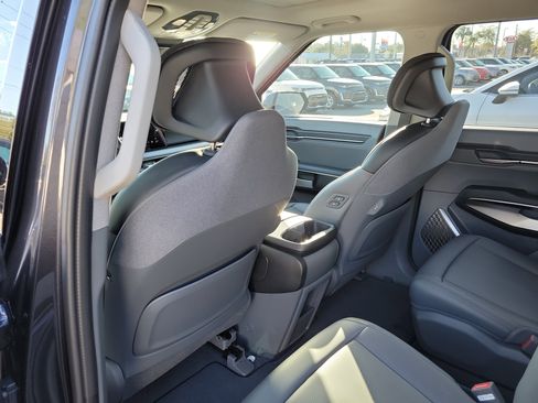 Certified 2026 Kia EV9 Light image 18