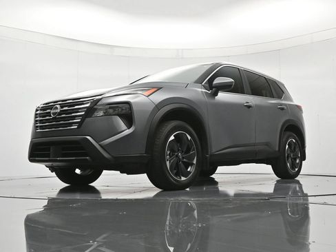 Certified 2024 Nissan Rogue SV FWD image 36