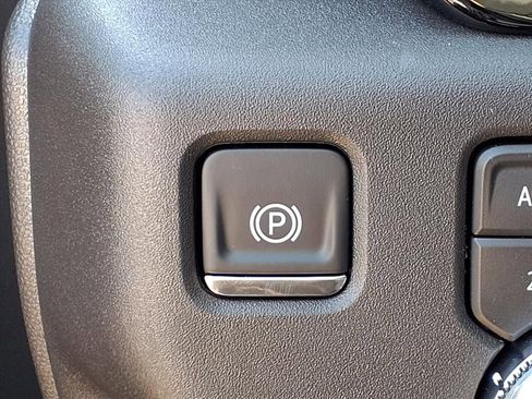 New 2026 GMC Sierra 1500 SLT image 6