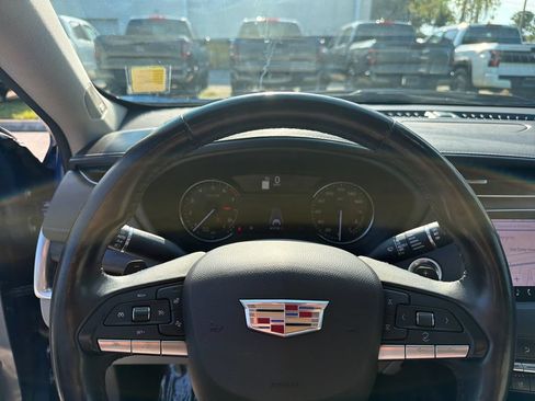Used 2021 Cadillac XT4 Premium Luxury FWD image 21