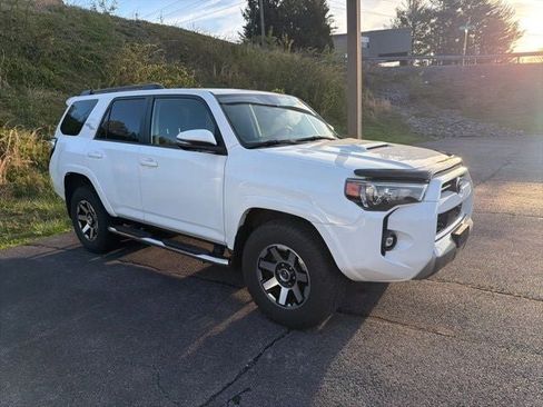 Used 2022 Toyota 4Runner TRD Off-Road Premium image 15