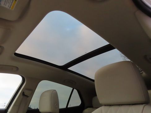 Used 2023 Buick Envision Avenir image 5