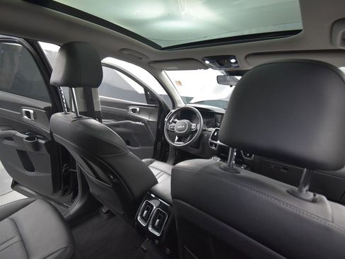 Certified 2022 Kia Sorento SX image 20