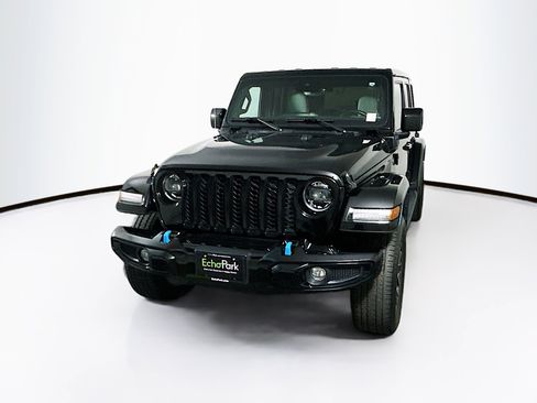 Used 2023 Jeep Wrangler Unlimited Sahara image 3