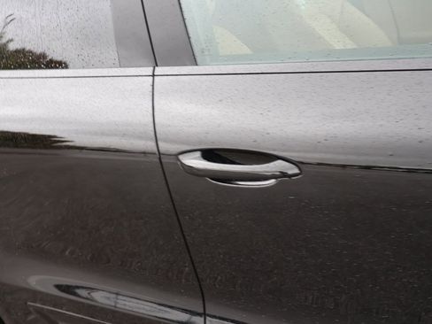 New 2026 Porsche Macan image 16