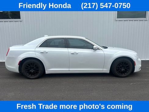 Used 2015 Chrysler 300 Limited w/ 300 Premium Group RWD image 3
