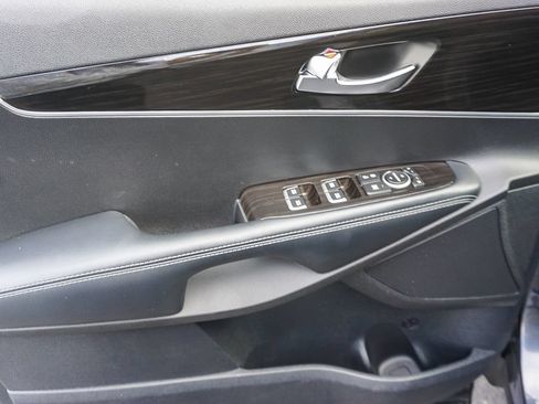 Used 2019 Kia Sorento FWD image 19