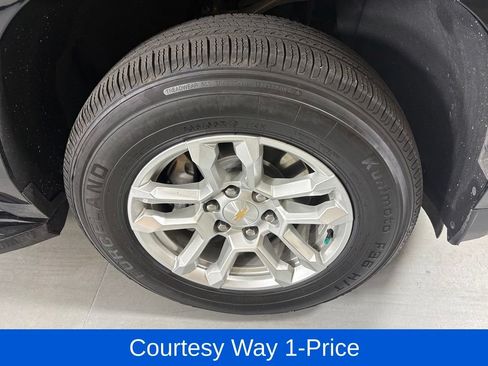 Used 2025 Chevrolet Tahoe LT AWD/4WD image 13