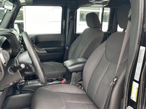 Used 2017 Jeep Wrangler Unlimited Sport AWD/4WD image 12
