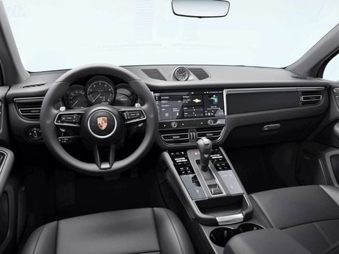 New 2026 Porsche Macan image 4