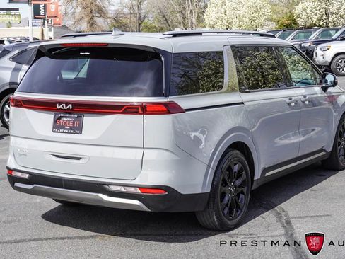 Used 2023 Kia Carnival SX Prestige image 18