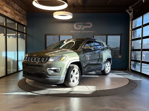 Used 2018 Jeep Compass Latitude w/ Popular Equipment Group AWD/4WD image 7