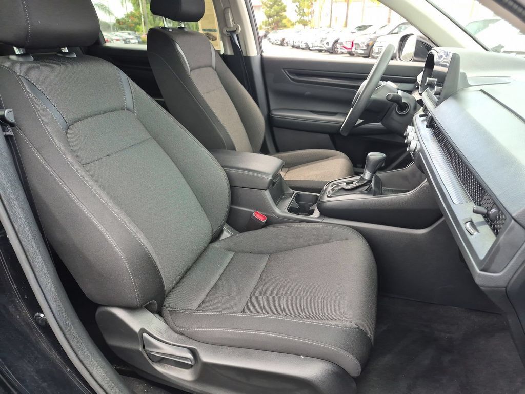 Used 2025 Honda CR-V LX image 31