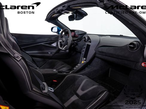 Used 2025 McLaren 750S Spider RWD image 19