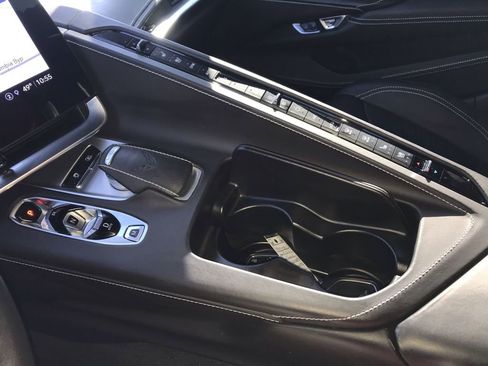 Used 2023 Chevrolet Corvette Stingray w/ Z51 Performance Package image 21