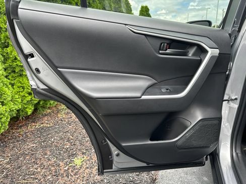 Used 2023 Toyota RAV4 LE FWD image 9
