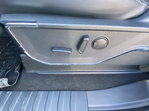 Used 2024 Ford F250 Lariat AWD/4WD image 8