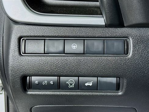 Used 2025 Nissan Rogue SV AWD/4WD image 10