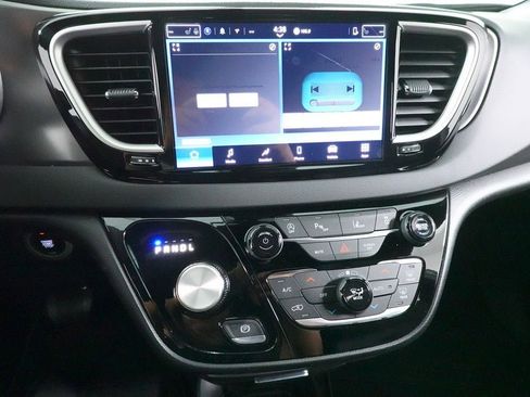 New 2026 Chrysler Voyager LX FWD image 14