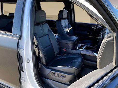 Used 2023 Chevrolet Silverado 3500 High Country w/ Z71 Off-Road Package image 7